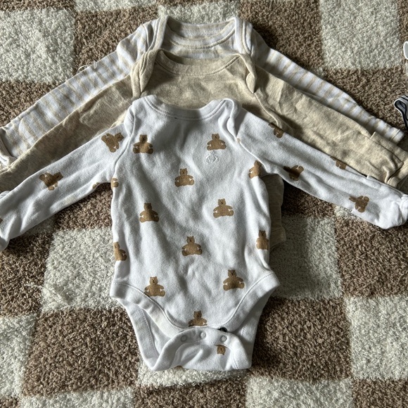 5 Gap NB bodysuits - Picture 7 of 7